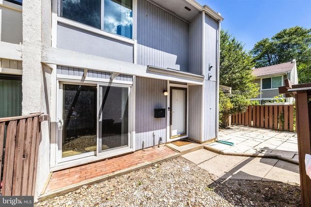 2232 SOUTHGATE SQ, Reston, VA 20191