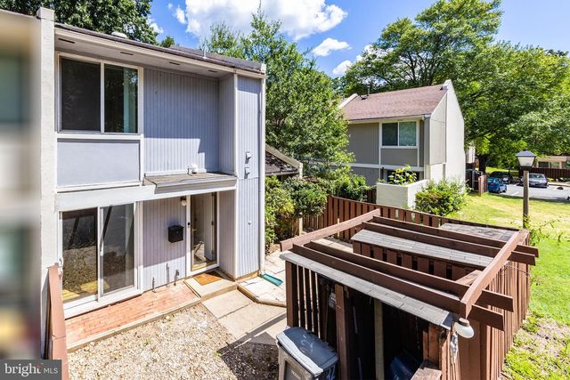 2232 SOUTHGATE SQ, Reston, VA 20191