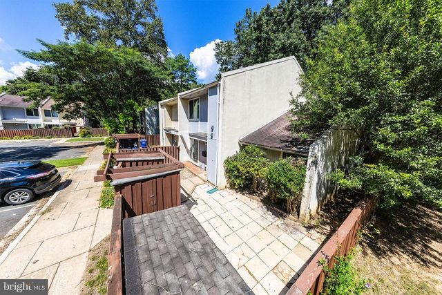 2232 SOUTHGATE SQ, Reston, VA 20191