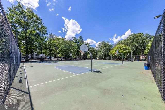 2232 SOUTHGATE SQ, Reston, VA 20191