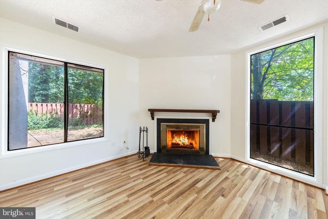 2232 SOUTHGATE SQ, Reston, VA 20191