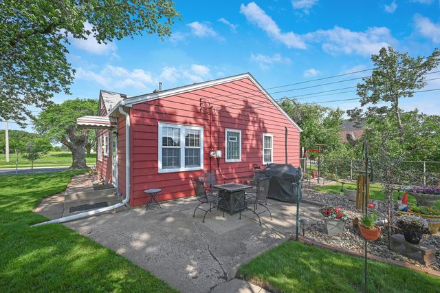 5853 28th Avenue S, Minneapolis, MN 55417