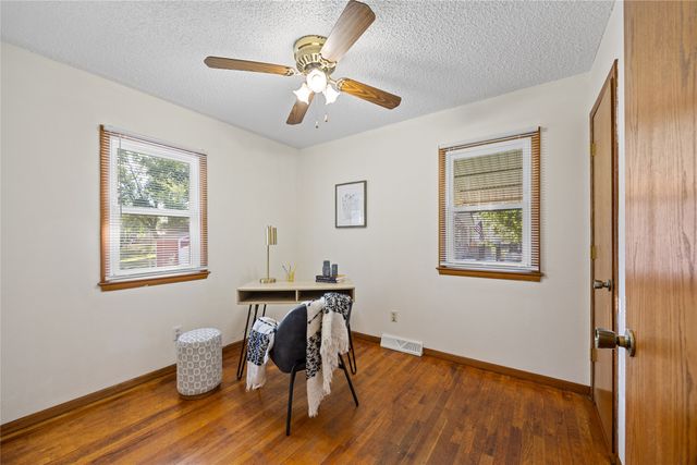 117 E Watrous Avenue, Des Moines, IA 50315