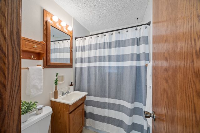 117 E Watrous Avenue, Des Moines, IA 50315
