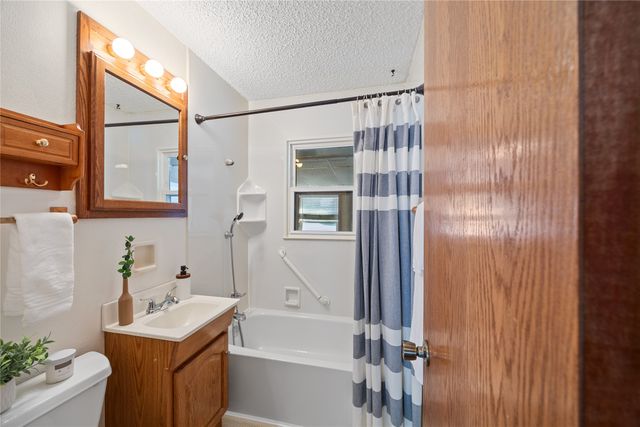 117 E Watrous Avenue, Des Moines, IA 50315