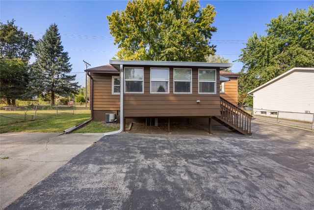 117 E Watrous Avenue, Des Moines, IA 50315