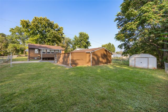 117 E Watrous Avenue, Des Moines, IA 50315