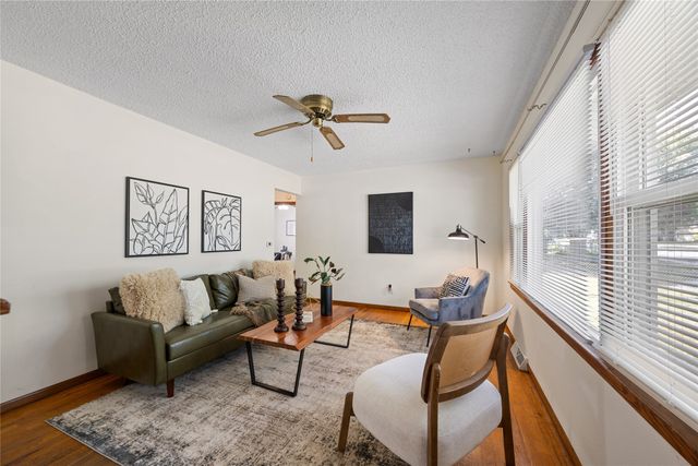 117 E Watrous Avenue, Des Moines, IA 50315