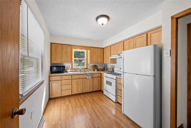 117 E Watrous Avenue, Des Moines, IA 50315