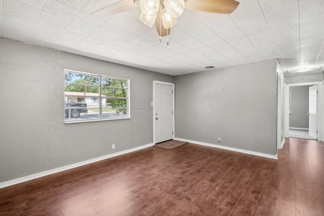 1206 E SE 2nd Avenue, Mineral Wells, TX 76067