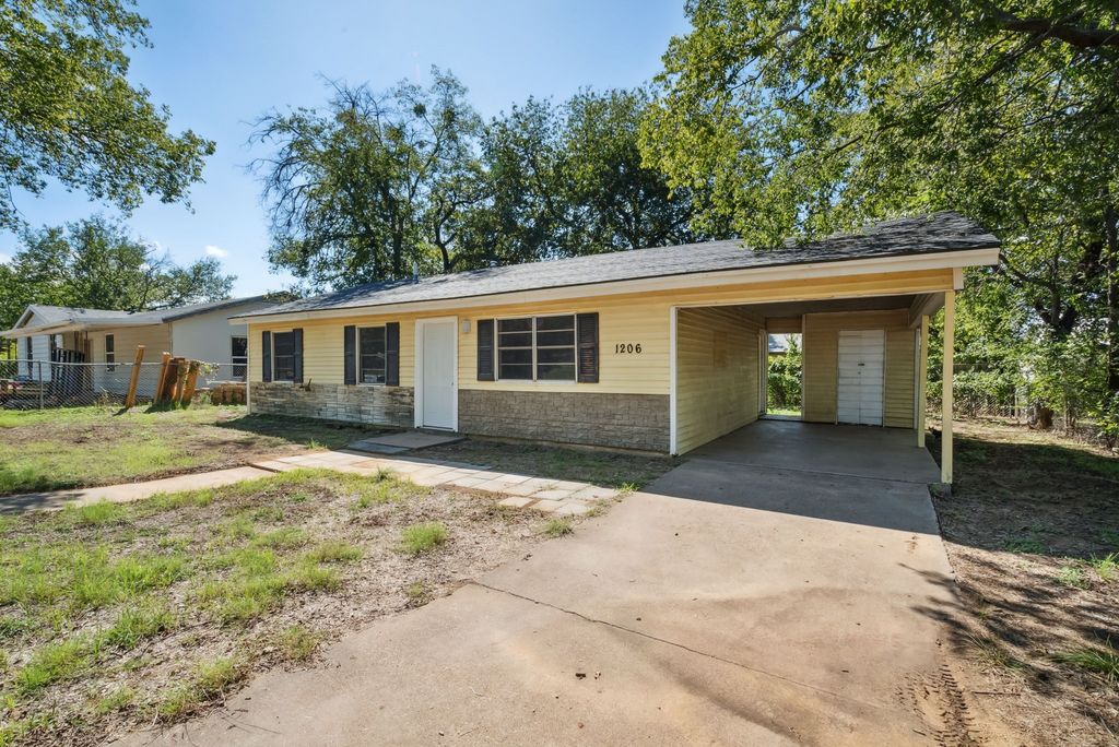 1206 E SE 2nd Avenue, Mineral Wells, TX 76067