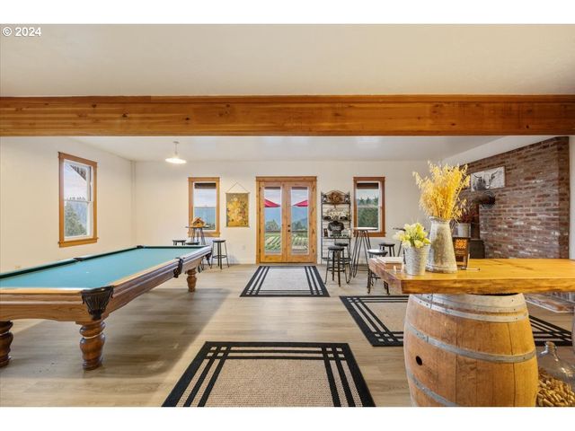 841 SKELLY Rd, Yoncalla, OR 97499
