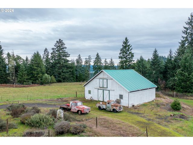 841 SKELLY Rd, Yoncalla, OR 97499
