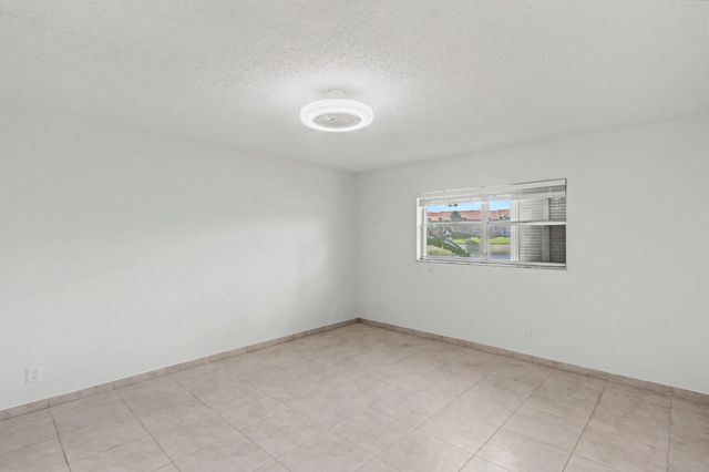 437 SW Natura Avenue F, Deerfield Beach, FL 33441