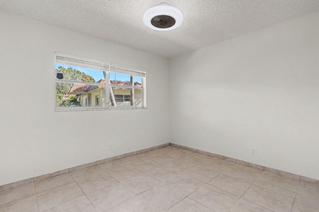 437 SW Natura Avenue F, Deerfield Beach, FL 33441