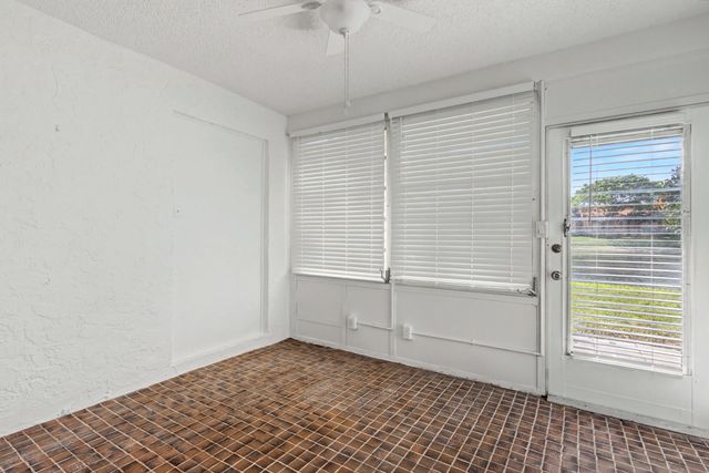 437 SW Natura Avenue F, Deerfield Beach, FL 33441