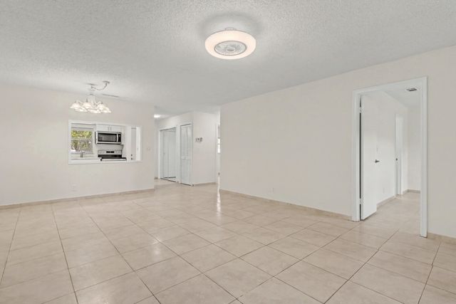 437 SW Natura Avenue F, Deerfield Beach, FL 33441
