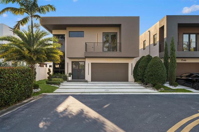 7534 NW 98th Avenue, Doral, FL 33178