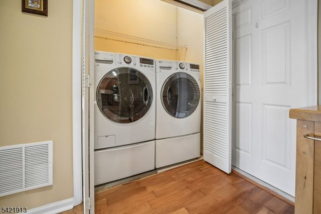 1403 Pointe Gate Dr 1403, Livingston Twp., NJ 07039
