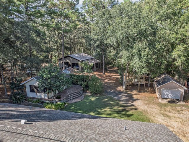 9115 Ravena Road, Tallahassee, FL 32309