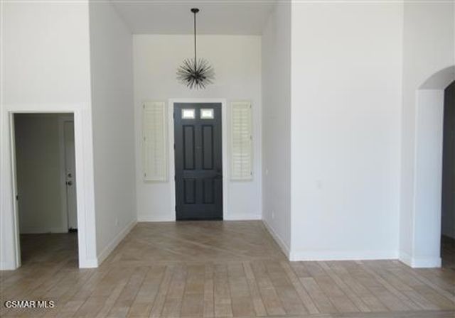 986 Lincoln Court, Simi Valley, CA 93065
