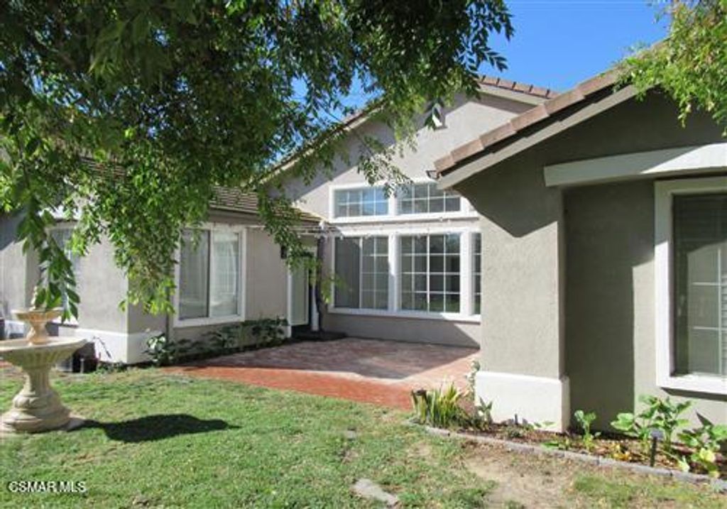 986 Lincoln Court, Simi Valley, CA 93065