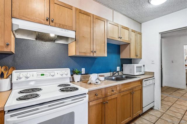 2500 S York Street 213, Denver, CO 80210