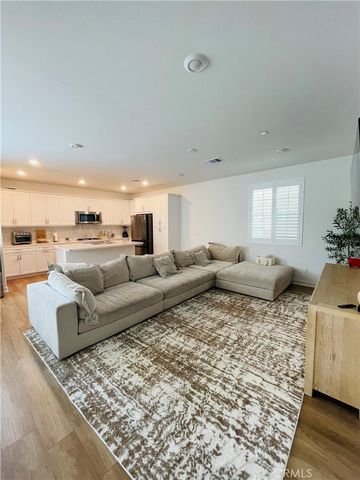 2004 2004 Dewdrop, Upland, CA 91786