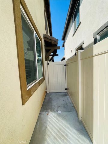 2004 2004 Dewdrop, Upland, CA 91786