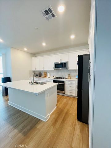 2004 2004 Dewdrop, Upland, CA 91786