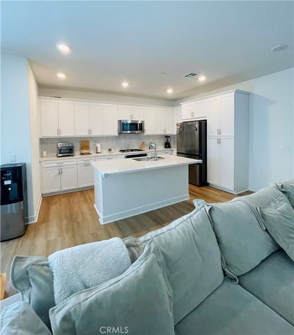 2004 2004 Dewdrop, Upland, CA 91786