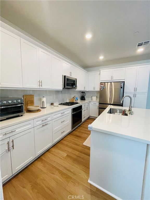 2004 2004 Dewdrop, Upland, CA 91786