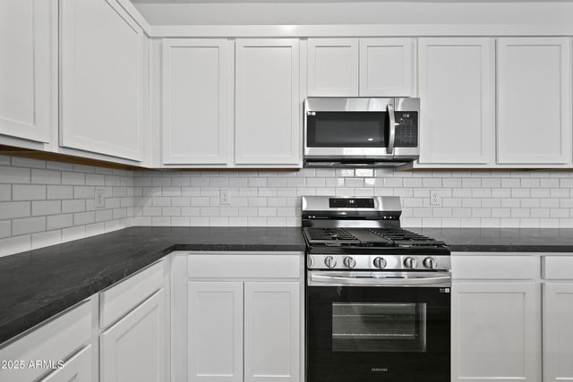 17017 W Molly Lane, Surprise, AZ 85387