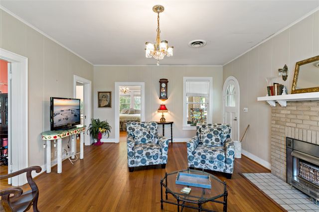 610 Fitzhugh, Paris, TX 75460