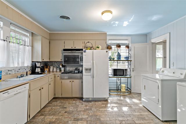 610 Fitzhugh, Paris, TX 75460