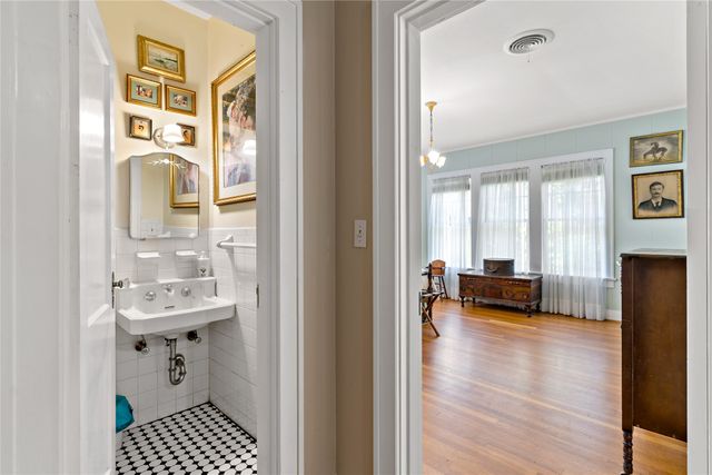 610 Fitzhugh, Paris, TX 75460