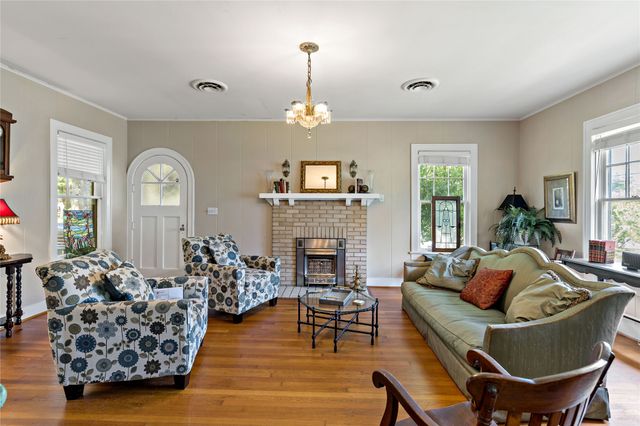 610 Fitzhugh, Paris, TX 75460
