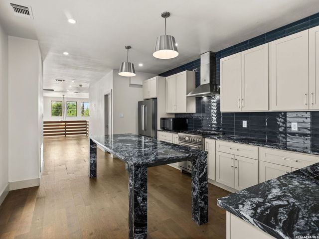 119 E FEST STREET, San Antonio, TX 78204