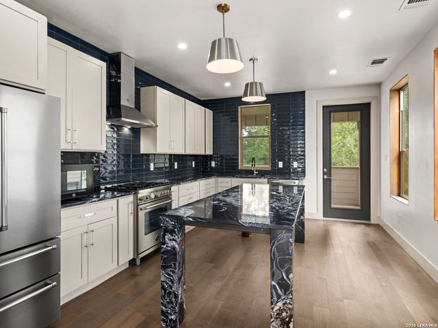 119 E FEST STREET, San Antonio, TX 78204