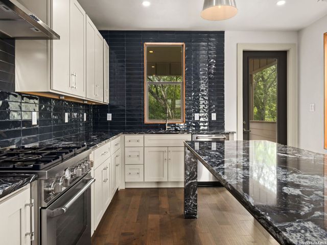 119 E FEST STREET, San Antonio, TX 78204