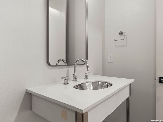 119 E FEST STREET, San Antonio, TX 78204