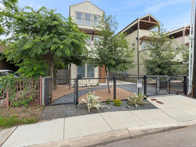 119 E FEST STREET, San Antonio, TX 78204