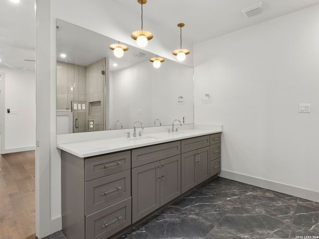 119 E FEST STREET, San Antonio, TX 78204
