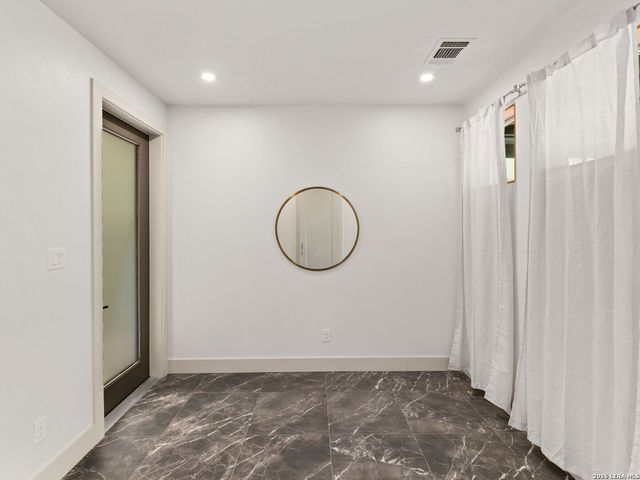 119 E FEST STREET, San Antonio, TX 78204