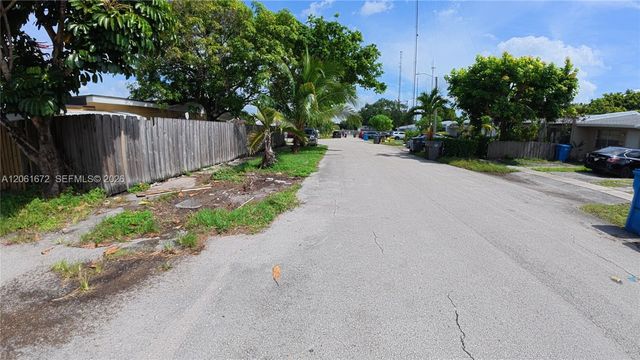 5400 SW 36th St 1, West Park, FL 33023