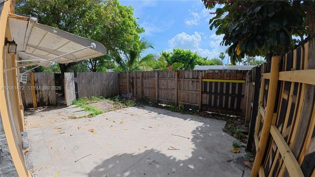 5400 SW 36th St 1, West Park, FL 33023