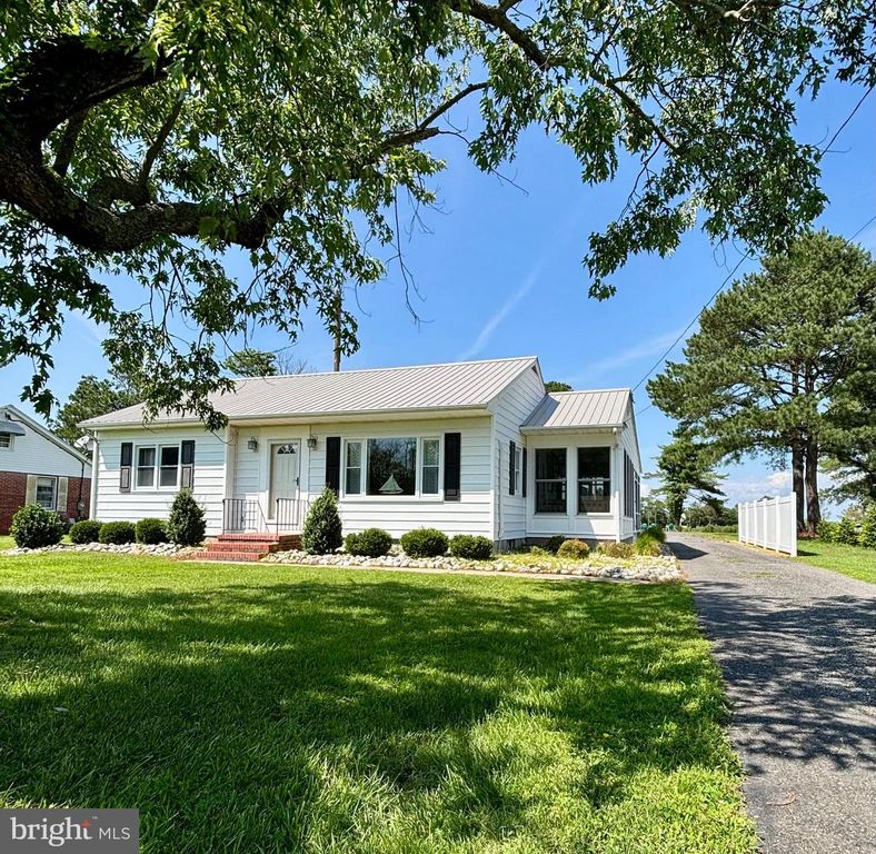 Image 1 of property listing at 1240 HUDSON RD, Cambridge, MD 21613