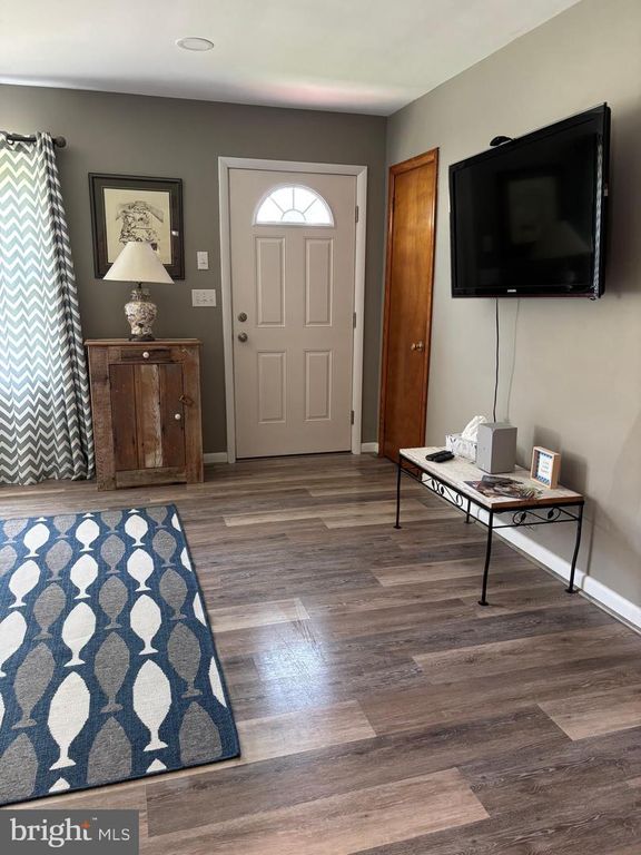 Image 10 of property listing at 1240 HUDSON RD, Cambridge, MD 21613