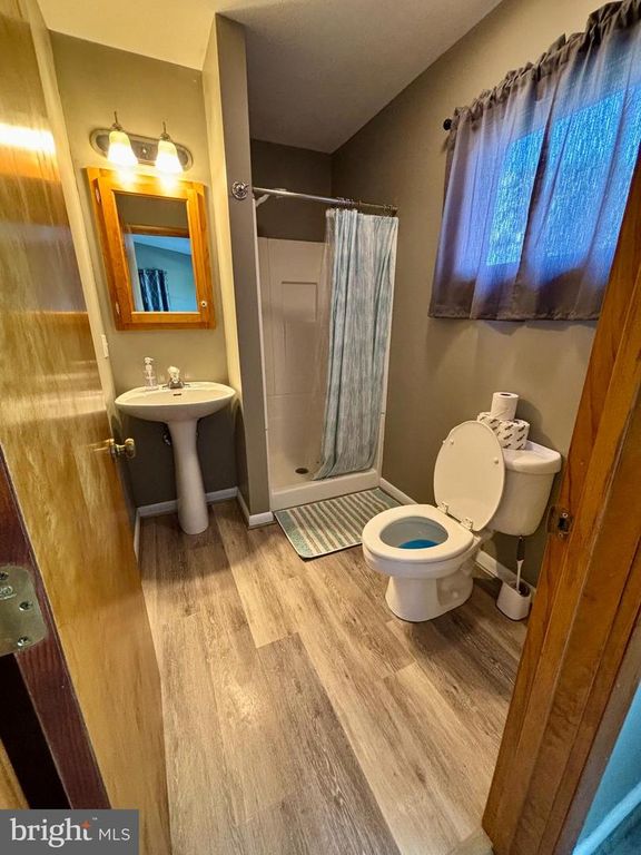 Image 15 of property listing at 1240 HUDSON RD, Cambridge, MD 21613