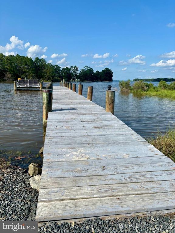 Image 2 of property listing at 1240 HUDSON RD, Cambridge, MD 21613